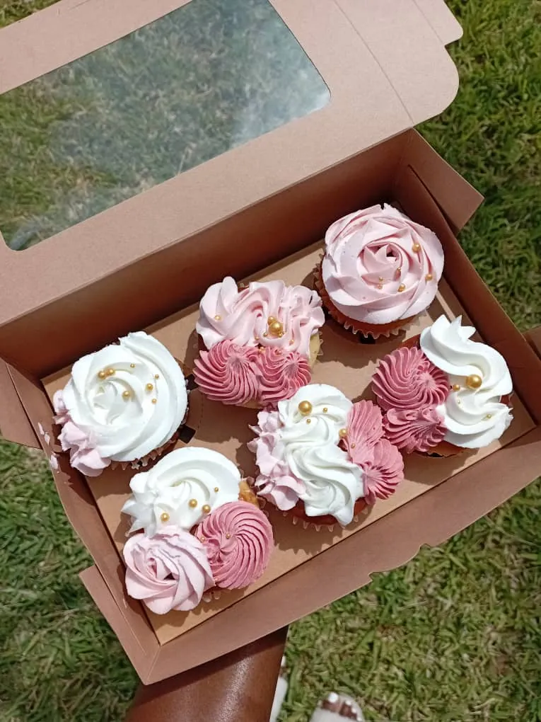 Pink and white rosette cupcakes, Avo's Oven Bliss